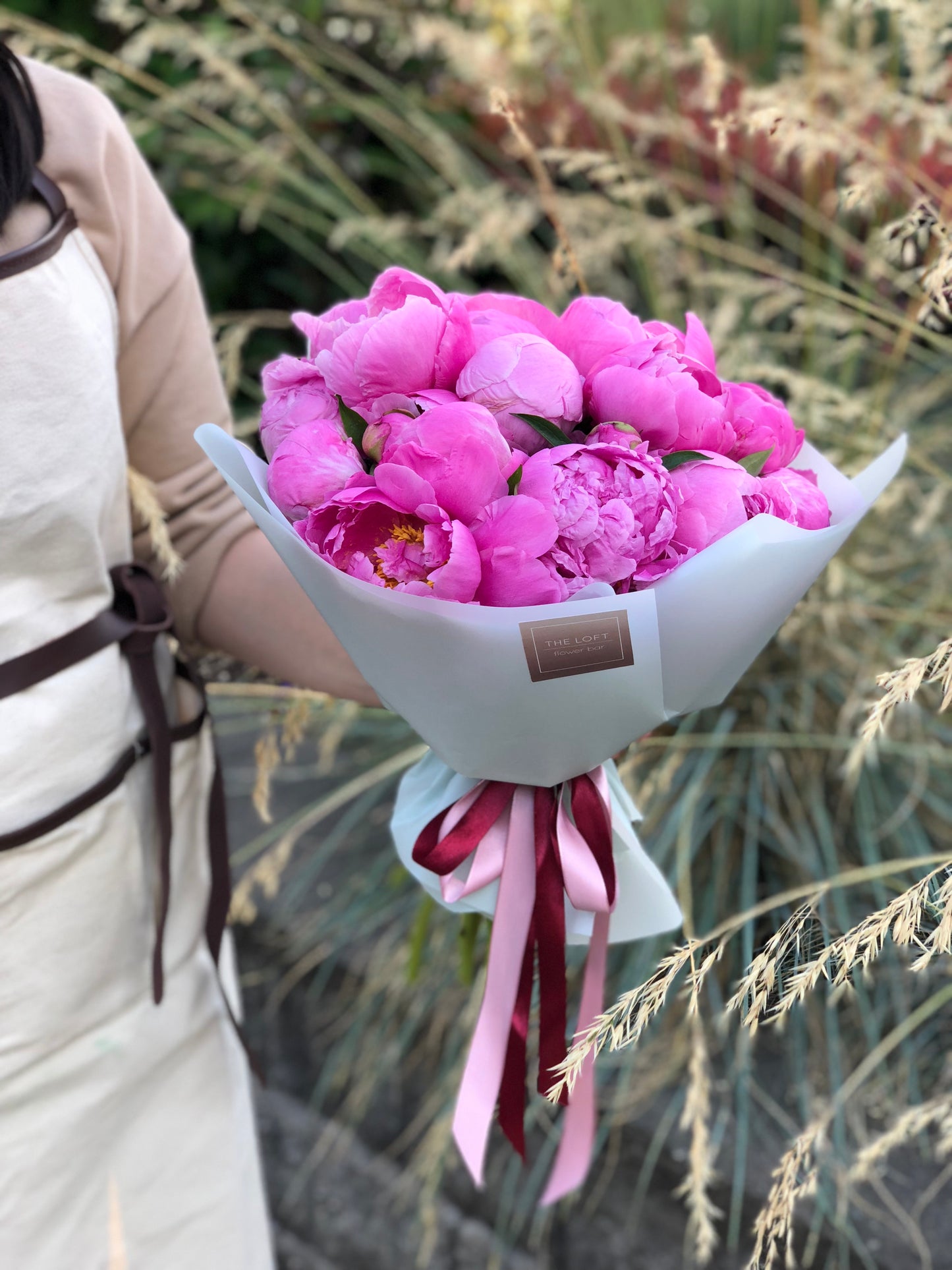 Mono Bouquet (Medium)